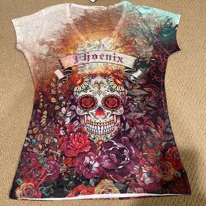 Skull tshirt. Size large.